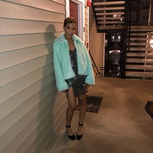 Meet your Posher, Courtney